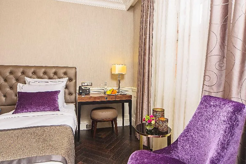 Meroddi La Porta Istambul Hotel