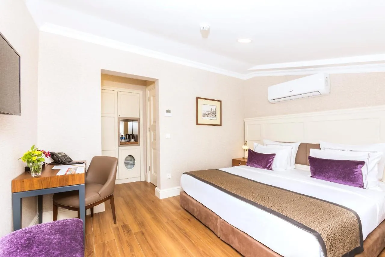 Meroddi La Porta Istanbul Hotel