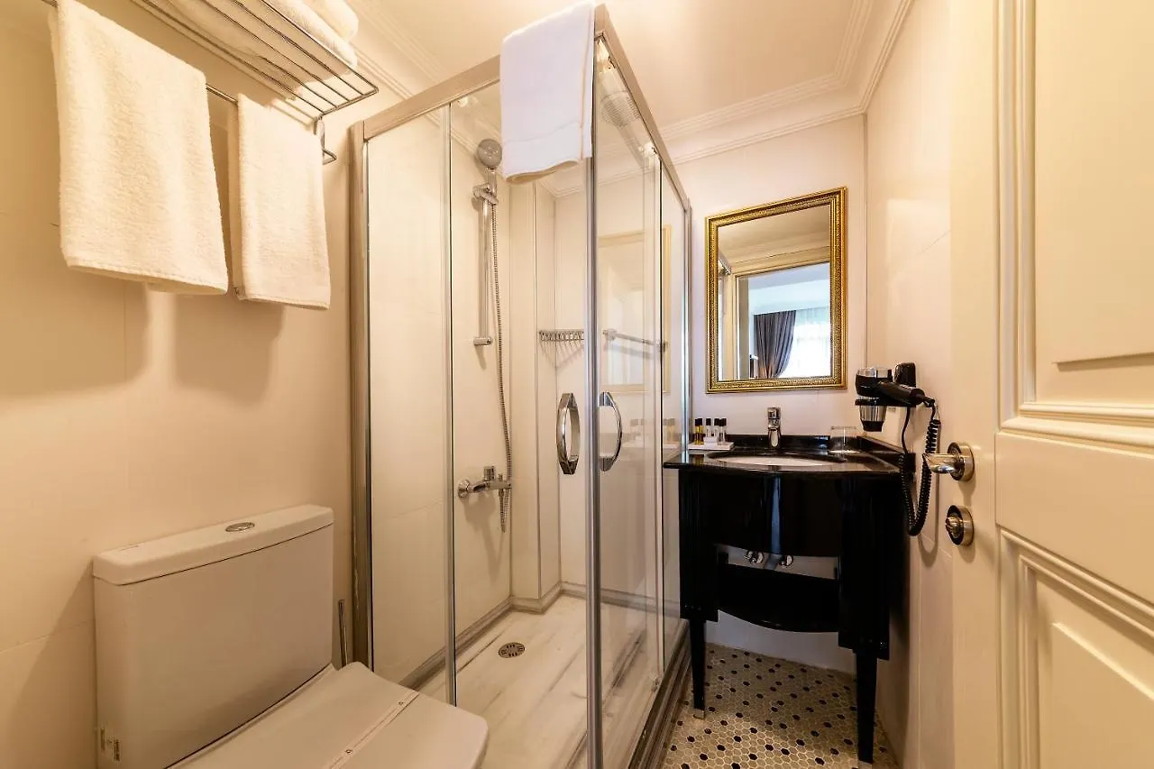 Meroddi La Porta Istanbul 2*,