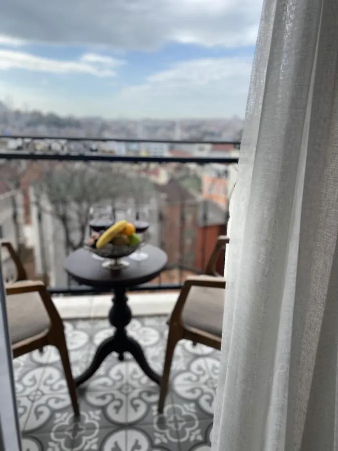 ** Hotel Meroddi La Porta Istanbul Turkey